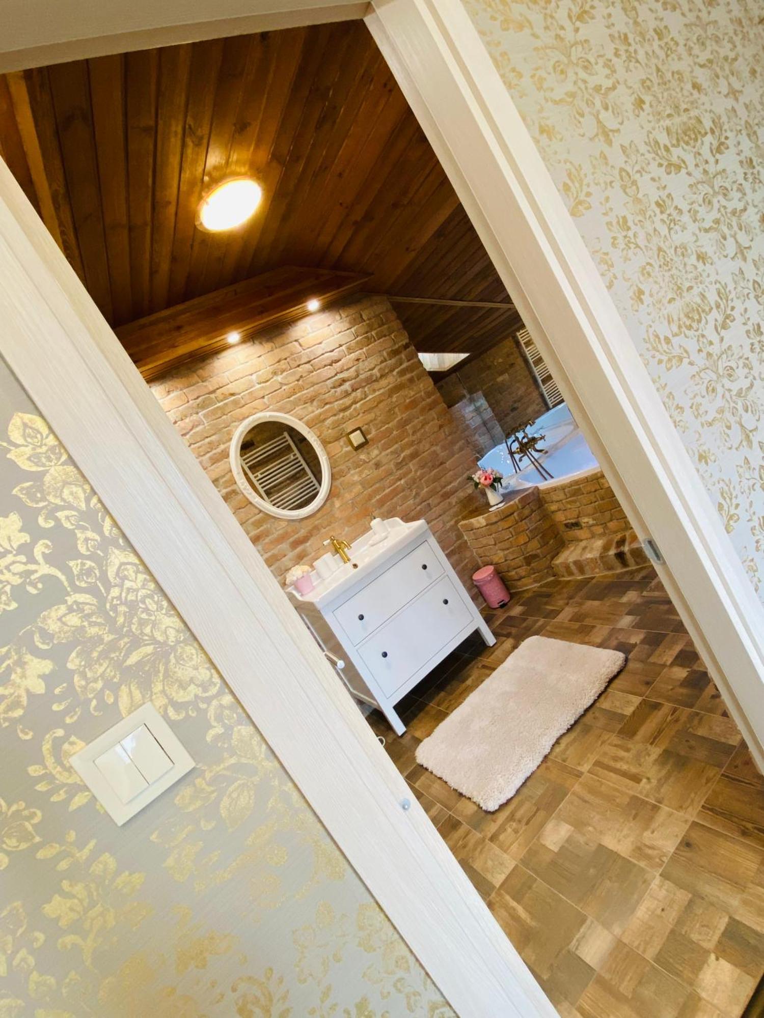 Gold Horse Vendeghaz Hotel ซิลวาชวาร็อด ภายนอก รูปภาพ